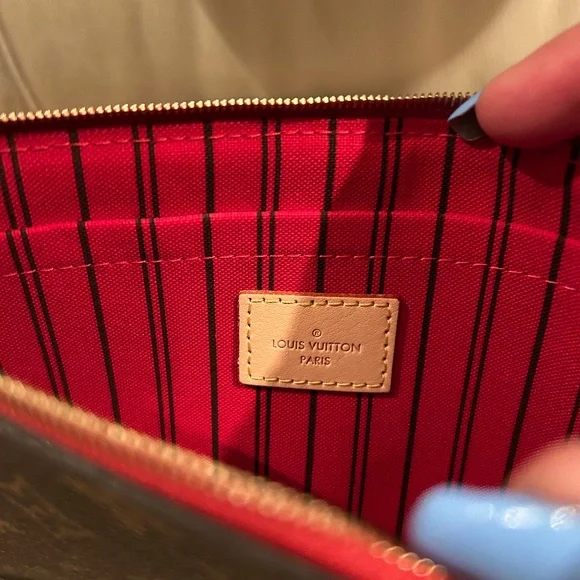 Superb pristine BRAND NEW Pochette GM RARE Cerise interior π - Picture 14 of 15